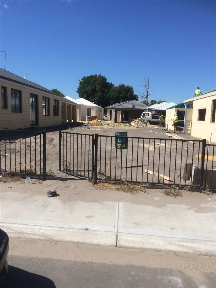 9 Yellowstone Grove, Success WA 6164