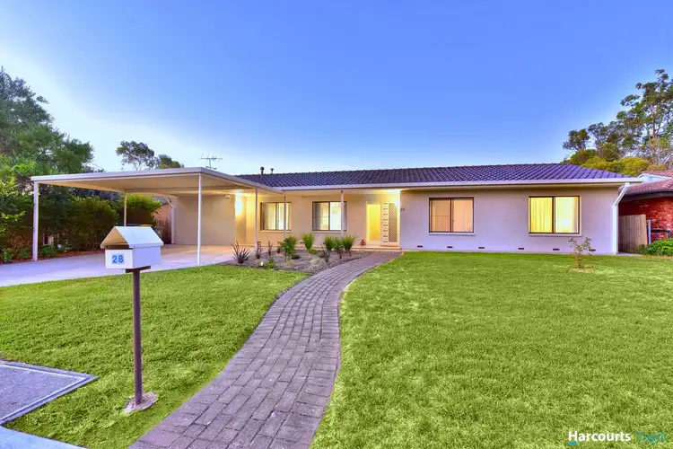 28 Iona Road, Aberfoyle Park SA 5159