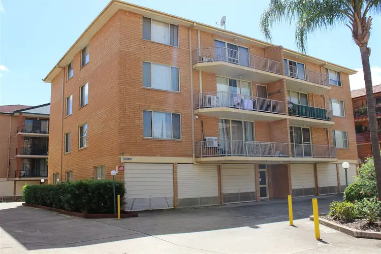 2 Riverpark Drive