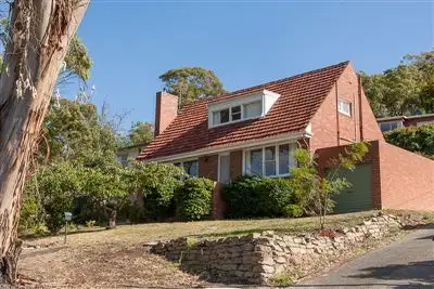 196 Derwent Avenue, Lindisfarne TAS