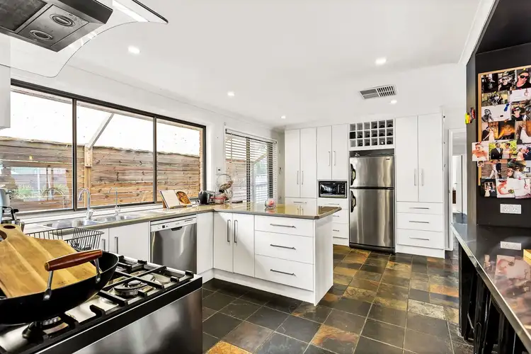 2 Jasper Court, Banksia Park SA 5091