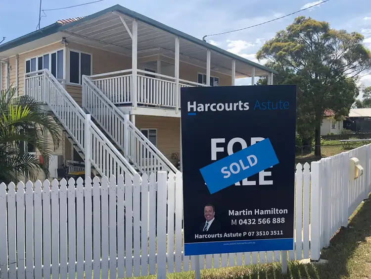 27 Roscoe Street, Holland Park QLD 4121