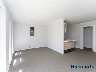 Second view of Homely house listing, 5 Peel Court, Armadale WA 6112