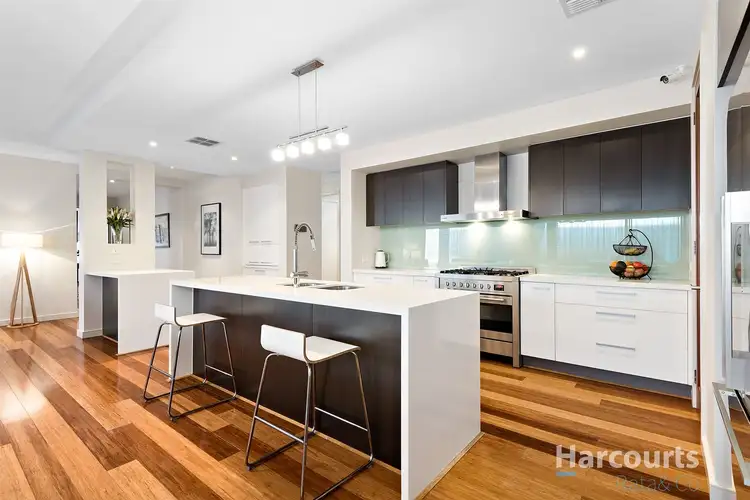 Sixth view of Homely house listing, 5 Peer Street, South Morang VIC 3752