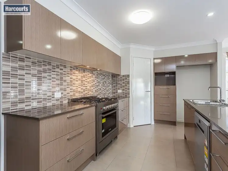 8 Cascades Street, North Lakes QLD 4509