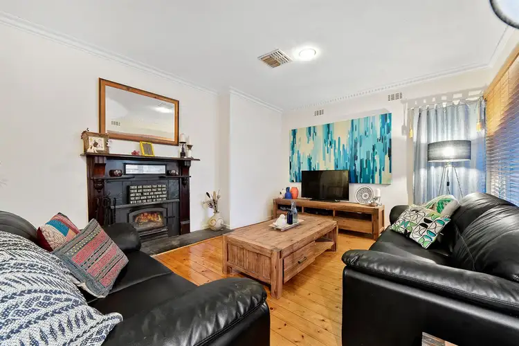 Second view of Homely house listing, 8 Rosslyn Ave, Seaford VIC 3198