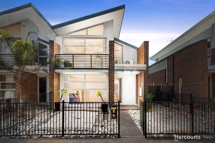 4 Ravenswood Walk, Cairnlea VIC 3023