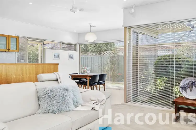 42 Lake Gardens Avenue, Lake Gardens VIC 3355