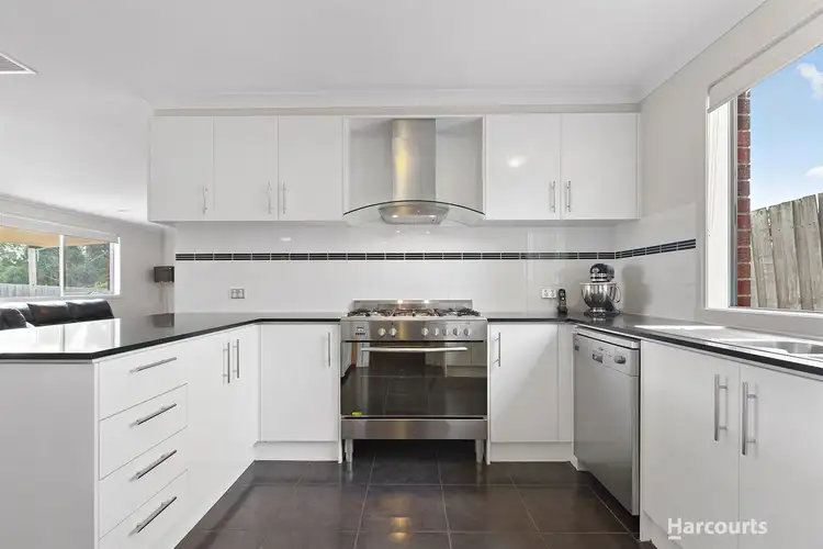 Second view of Homely house listing, 5 Janet Court, Pakenham VIC 3810