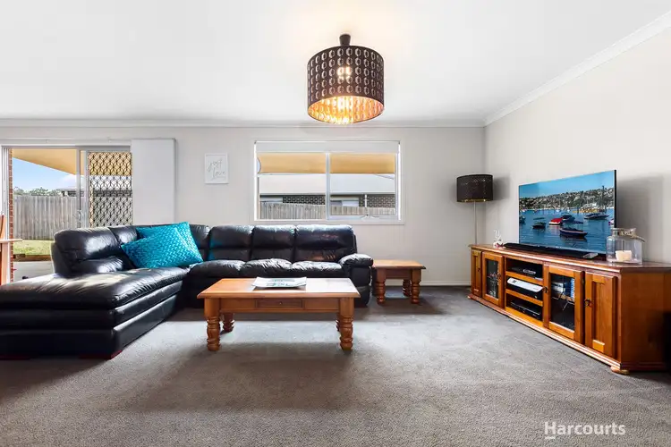 Third view of Homely house listing, 5 Janet Court, Pakenham VIC 3810