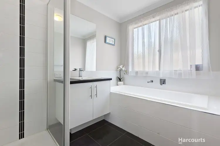 Sixth view of Homely house listing, 5 Janet Court, Pakenham VIC 3810