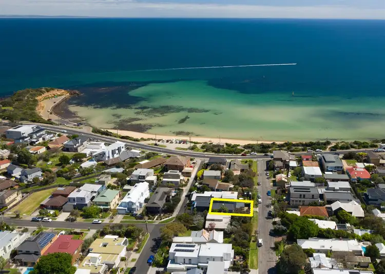 12 Hargreaves Street, Mornington VIC 3931
