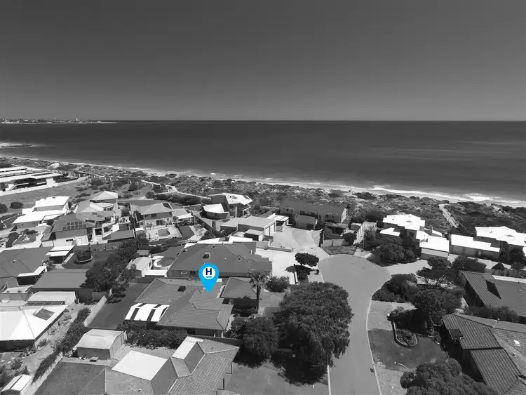 14 Quamby Court, Silver Sands WA 6210