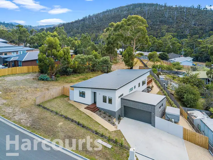 4 Hillmorton Road, Lindisfarne TAS 7015