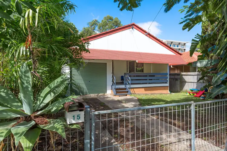 15 Louis Street, Redcliffe QLD 4020