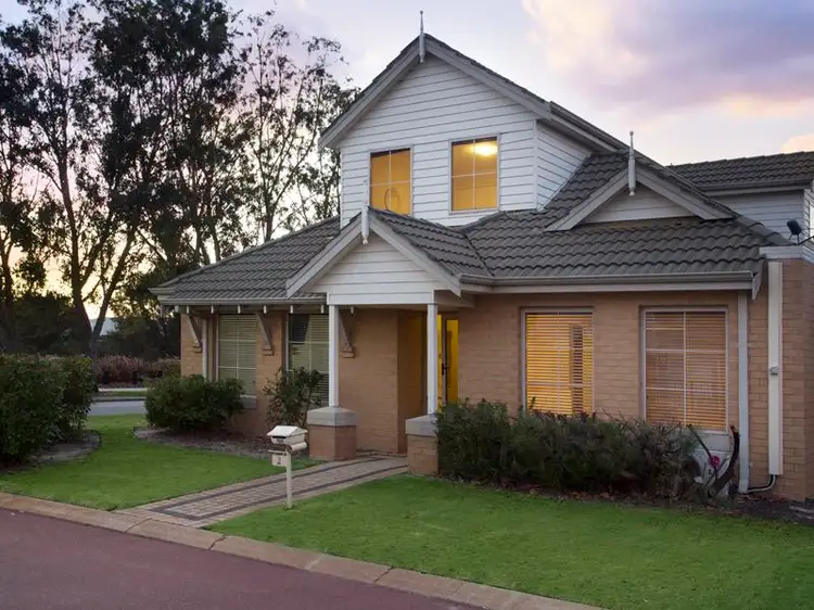 2 Pembrooke Lane