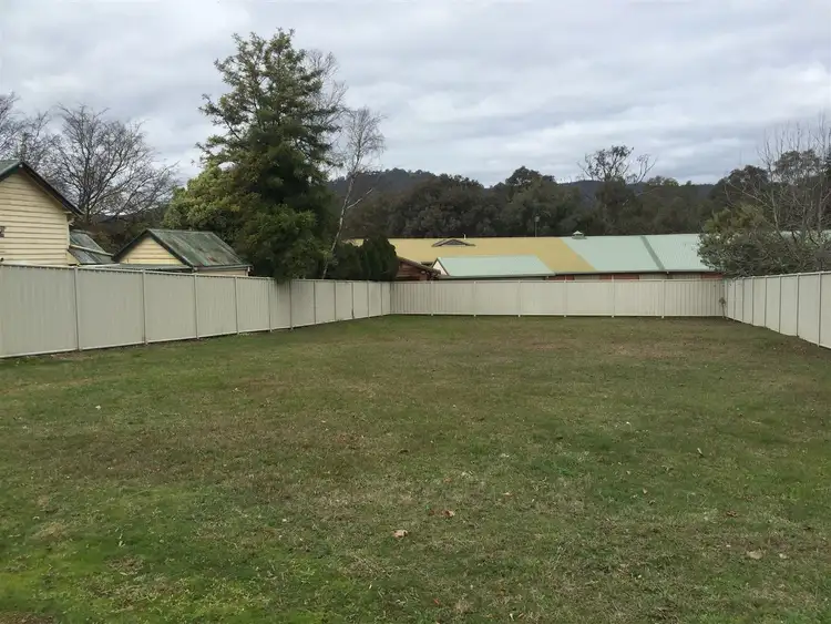 9 High Street, Eildon VIC 3713