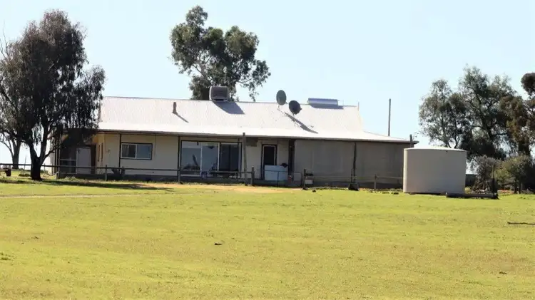 885 Gabbyquoiquoi Road, Goomalling WA 6460