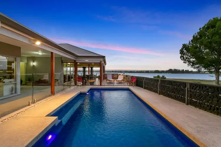 8 Fraser Drive, Hindmarsh Island SA 5214
