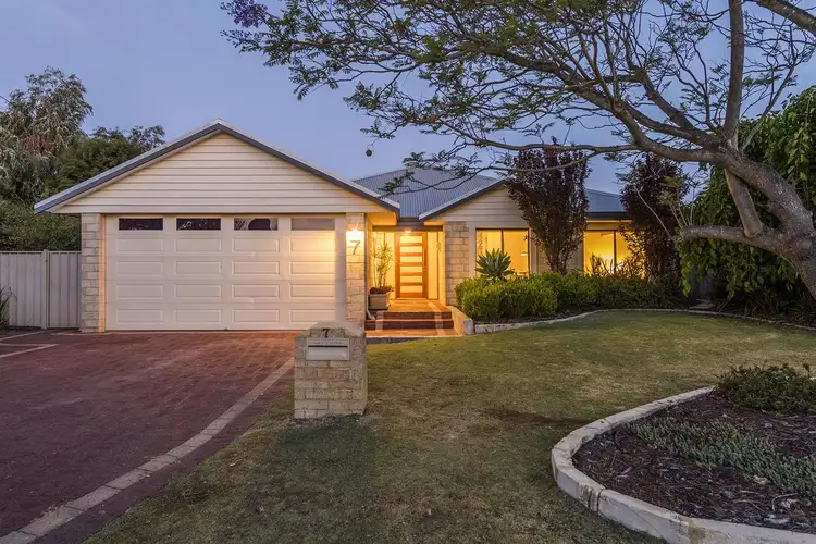 7 St Claire Gardens, Atwell WA 6164