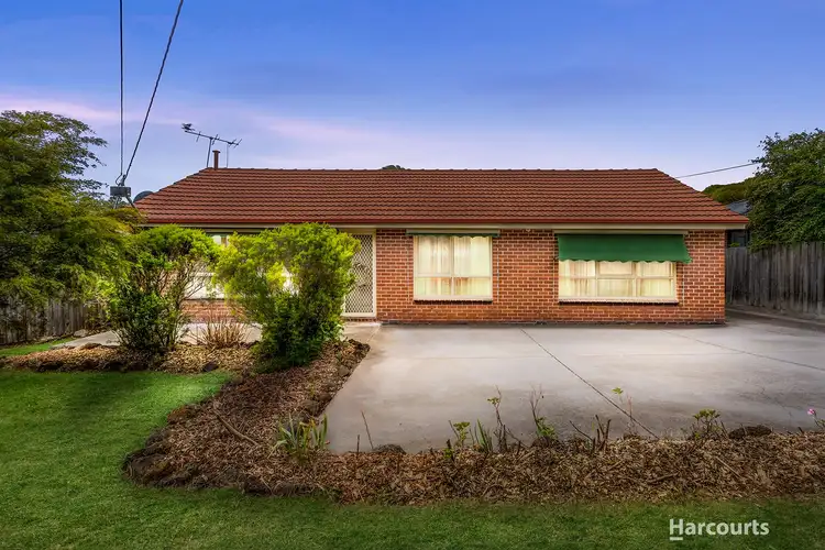 26 Zina Grove, Mooroolbark VIC 3138