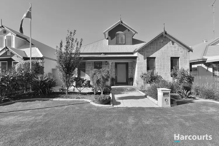 13 Darwin Terrace, Dudley Park WA 6210