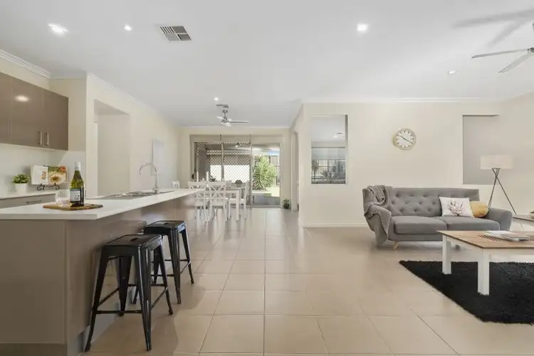 22 Wallis Circuit, North Lakes QLD 4509