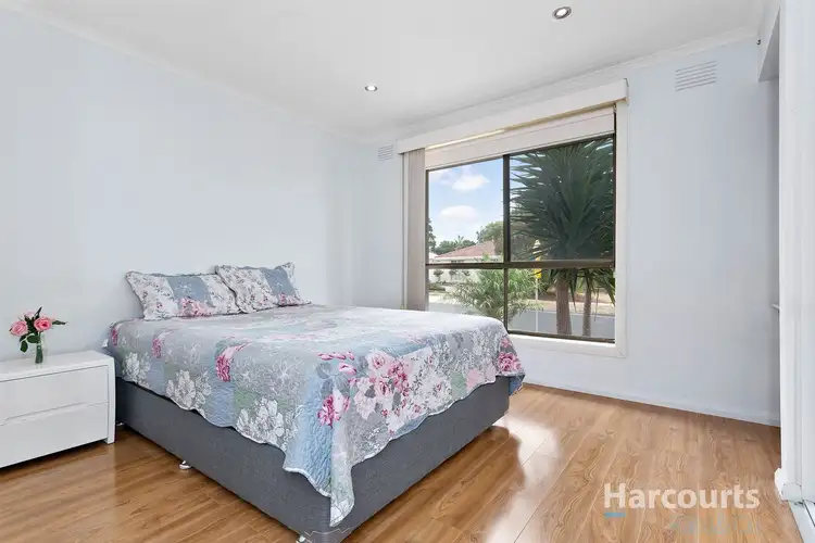 Sixth view of Homely house listing, 10 Macarthur Court, Mill Park VIC 3082