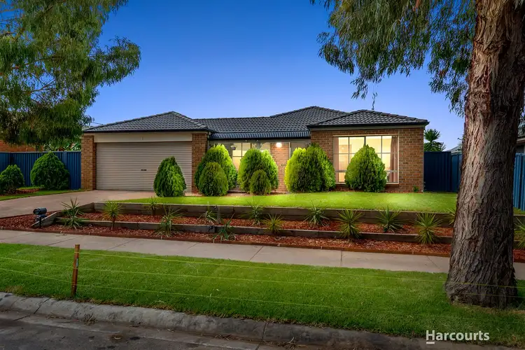 4 Tea Tree Close, Pakenham VIC 3810