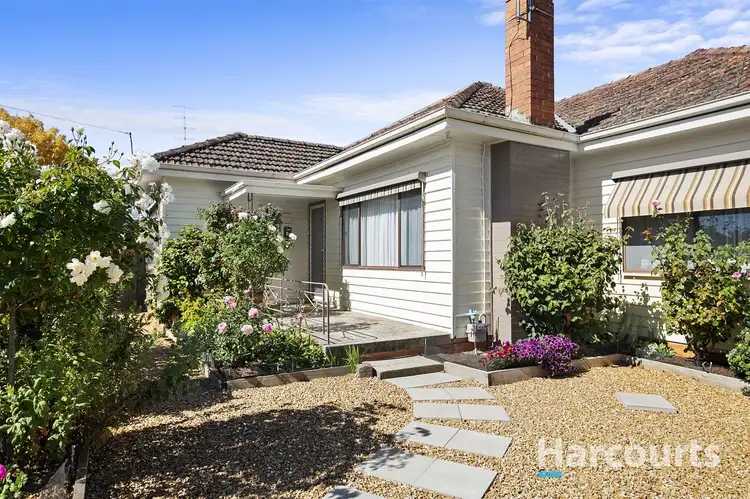 1 Oak Street, Wendouree VIC 3355