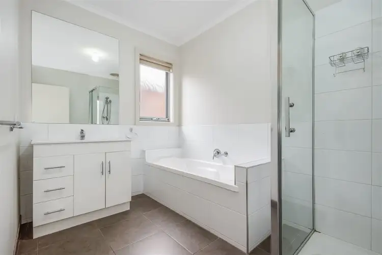 Sixth view of Homely unit listing, 2/4 Karlovac Court, Bell Park VIC 3215