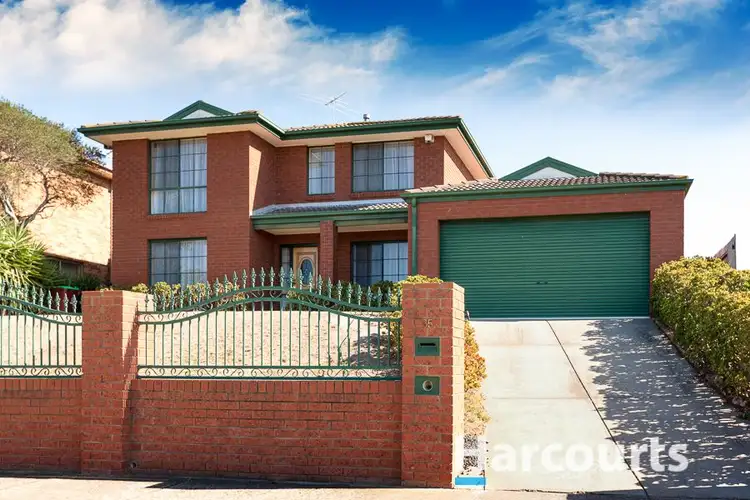 35 Hinrichsen Drive, Hallam VIC 3803