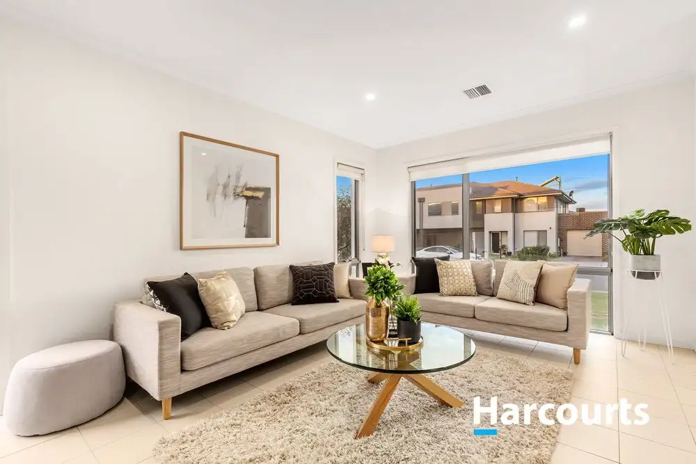 Main view of Homely townhouse listing, 18 Grove Way, Wantirna South VIC 3152