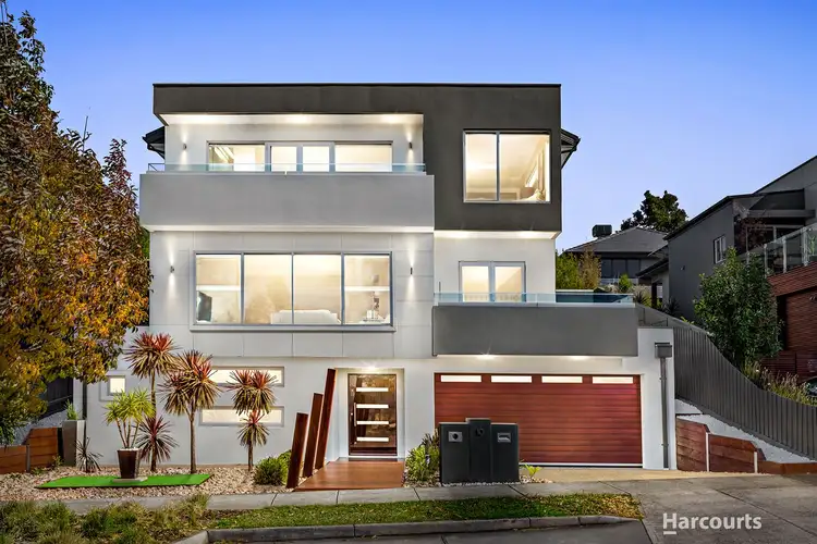 10 Valley Lake Blvd, Keilor East VIC 3033