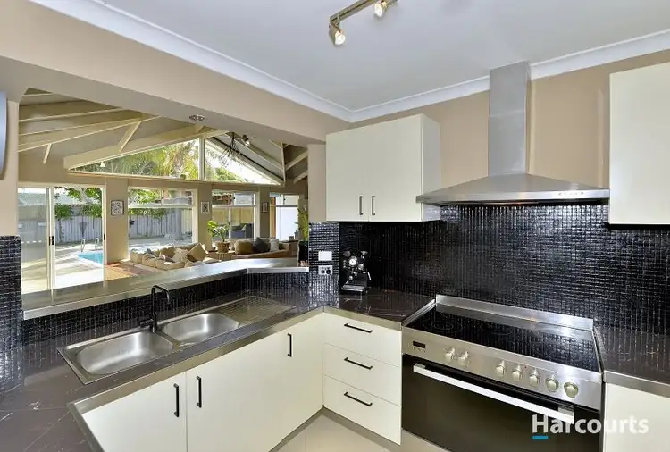 Seventh view of Homely house listing, 8 McMahon Court, Halls Head WA 6210