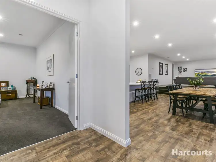 Fifth view of Homely house listing, 5 Harrods Close, Drouin VIC 3818