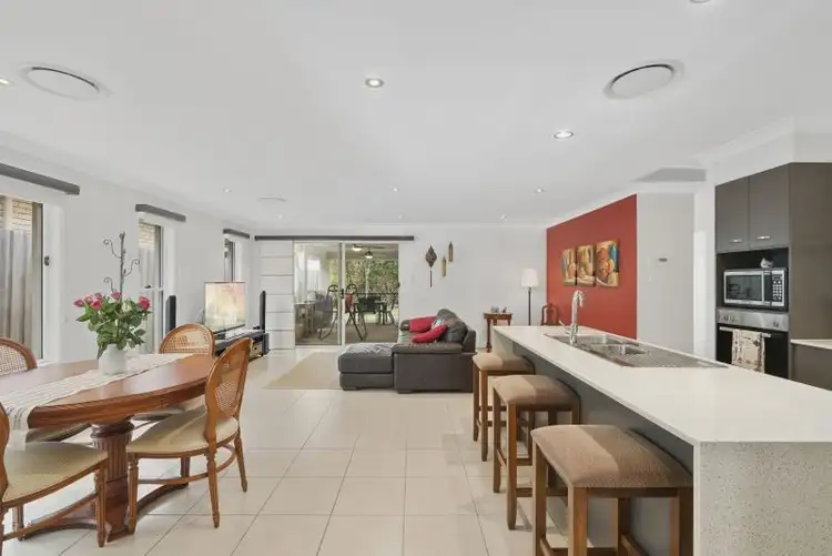 28 Severn Crescent, North Lakes QLD 4509