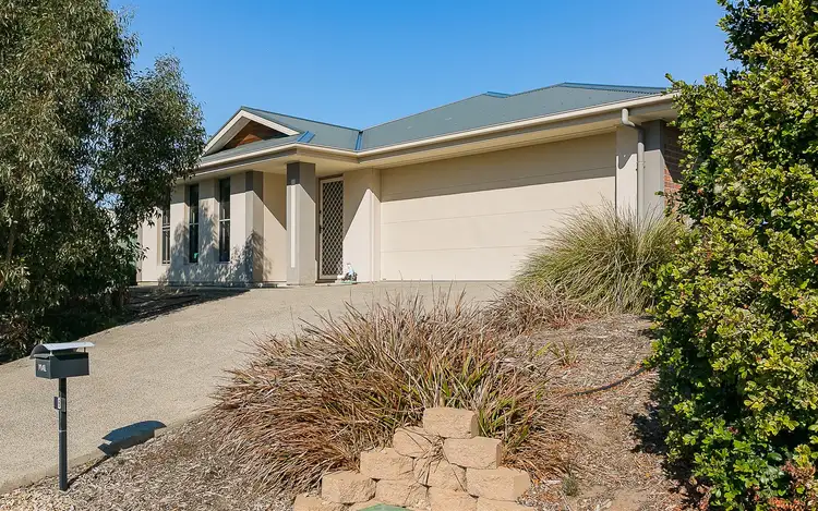 6 Shields Crescent, Encounter Bay SA 5211