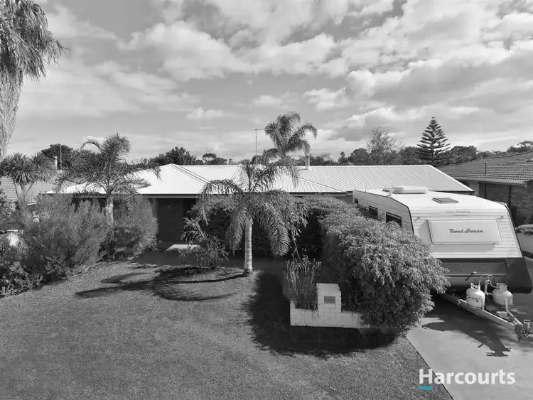 11 Columbia Close, Halls Head WA 6210