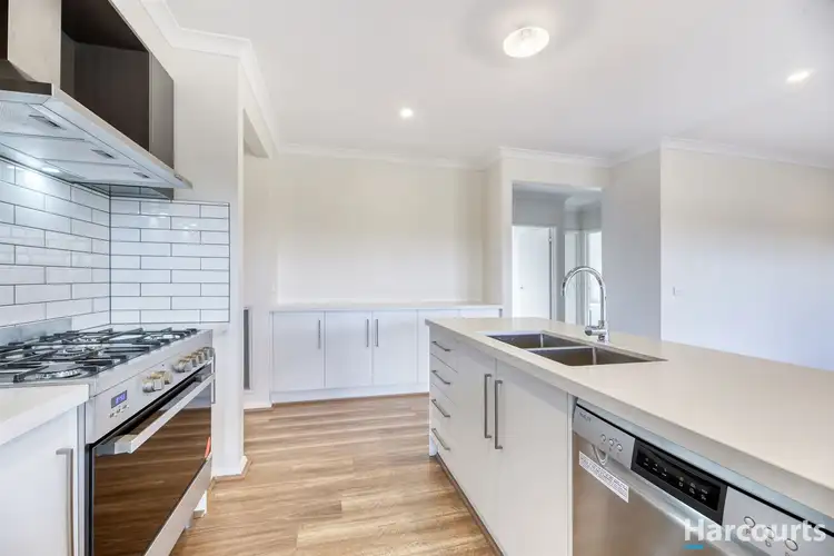 Fifth view of Homely house listing, 30 Lyndhurst Square, Drouin VIC 3818