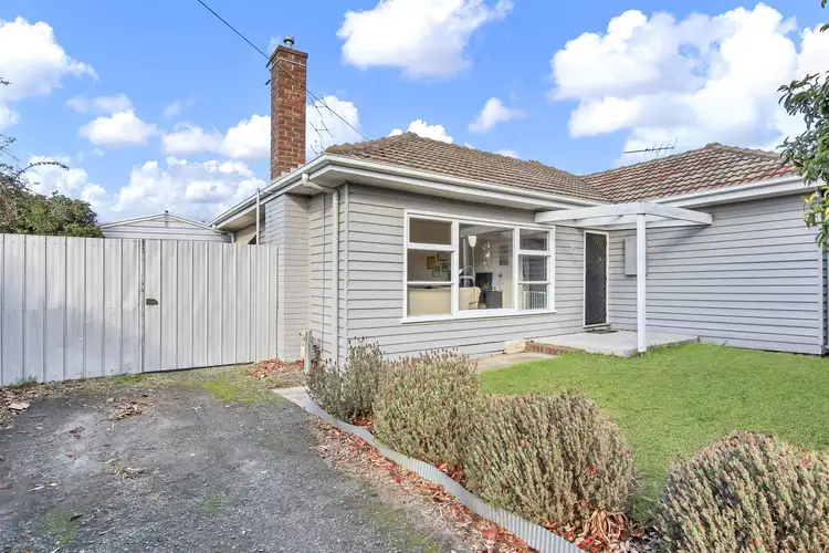 75 Calvert Street, Hamlyn Heights VIC 3215