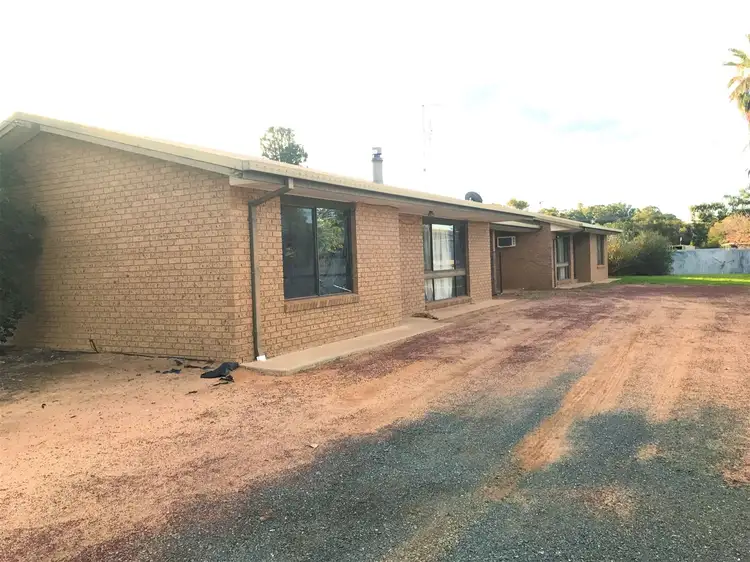 1-2/345 Moama Street, Hay NSW 2711