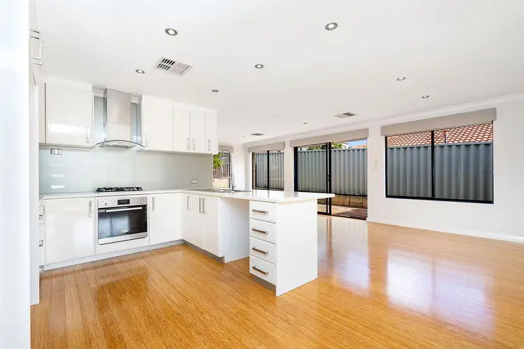 Sixth view of Homely house listing, 16 Suntree Mews, Beeliar WA 6164