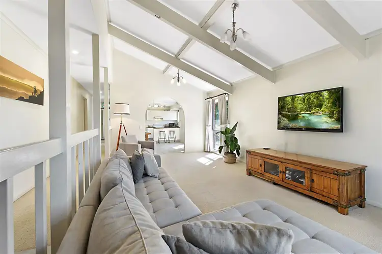 8 Harneil Place, Carrara QLD 4211
