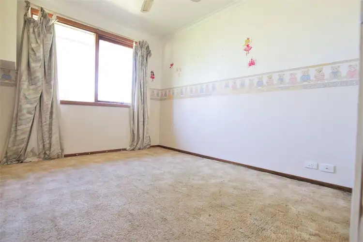Seventh view of Homely house listing, 2 Jay Court, Werribee VIC 3030