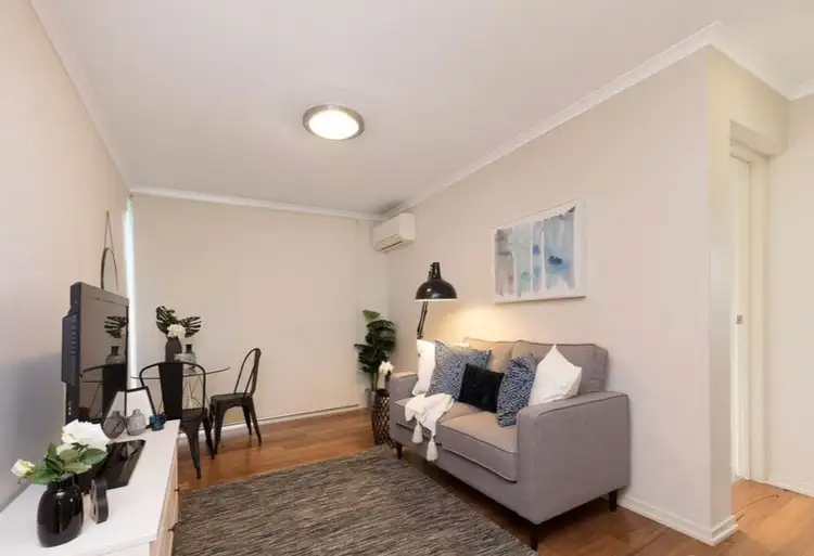 42 Toorak Road