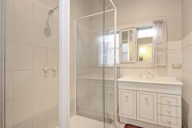 Sixth view of Homely unit listing, 1/116 Thompson Road, North Geelong VIC 3215