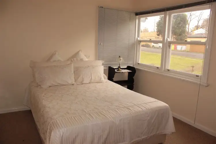 Fifth view of Homely house listing, 4 McKenzie Street, Alexandra VIC 3714