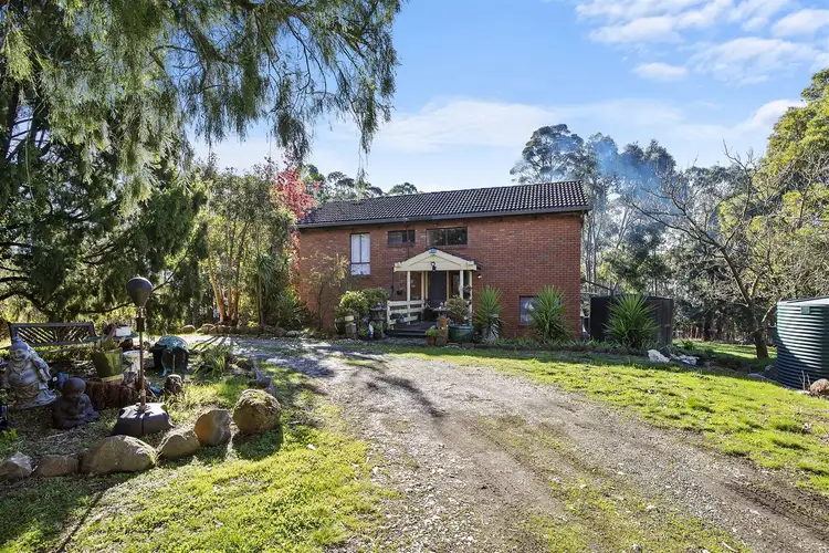 630 Post Office Road, Ross Creek VIC 3351