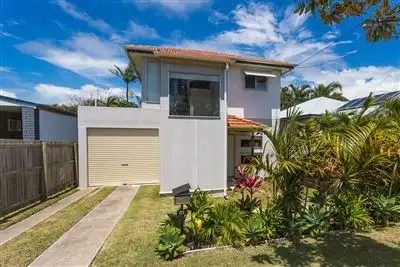 31 Bailey Street, Woody Point QLD